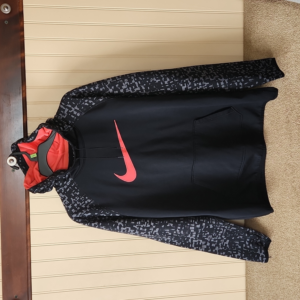 EUC Nike hoodie sweatshirt youth XL black pink long sleeves